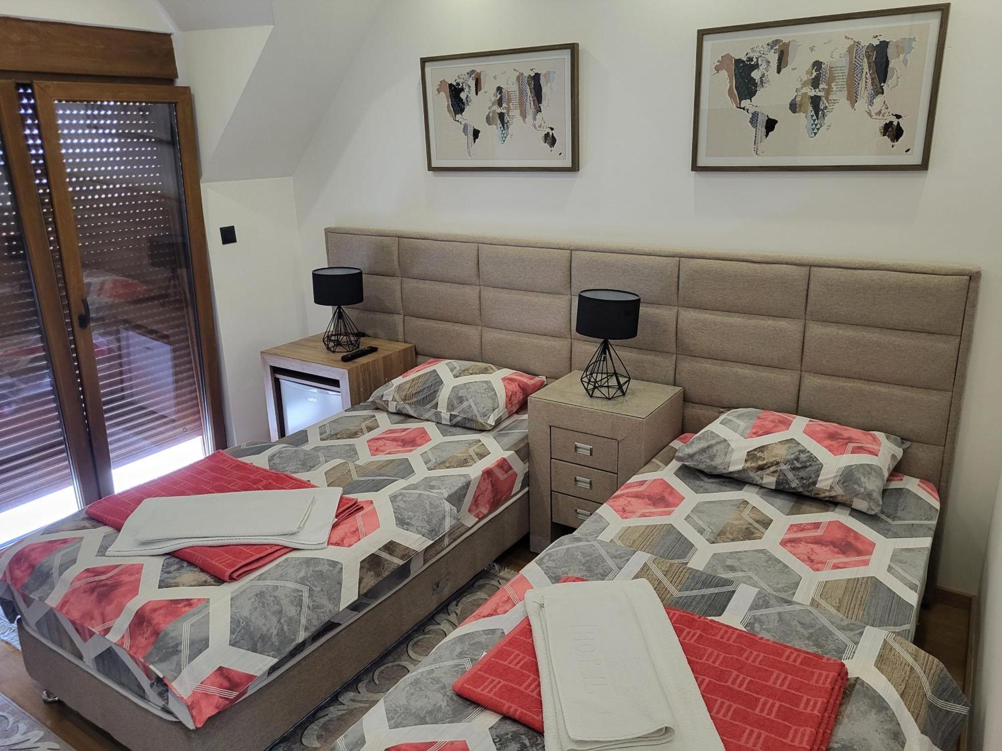 Lux Apartmani Bajova Cetinje Exterior photo
